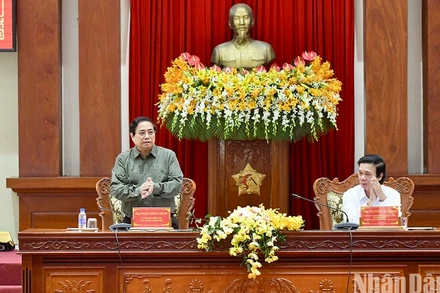 Thủ tướng Phạm Minh Chính chủ trì buổi làm việc với Ban Thường vụ Tỉnh ủy Tiền Giang. 