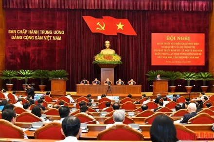 Tổng Bí thư Nguyễn Phú Trọng, Chủ tịch nước Nguyễn Xuân Phúc, Thủ tướng Chính phủ Phạm Minh Chính, Chủ tịch Quốc hội Vương Đình Huệ, Thường trực Ban Bí thư Võ Văn Thưởng đồng chủ trì Hội nghị. 