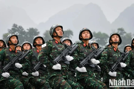 Quân đội từ nhân dân mà ra, vì nhân dân mà chiến đấu.