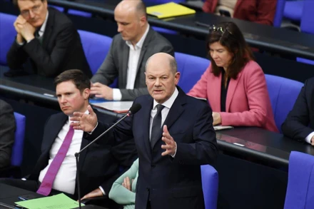 Thủ tướng Đức Olaf Scholz phát biểu tại phiên họp Quốc hội ở Berlin. Ảnh: THX/TTXVN