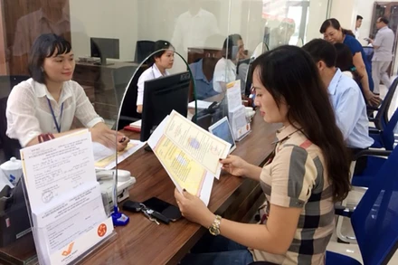 Trung tâm hành chính công tỉnh Hưng Yên phục vụ nhân dân và các đơn vị trên địa bàn tỉnh.