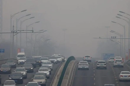 Giao thông vận tải là một trong những nguồn phát thải khí nhà kính lớn nhất, đặc biệt là CO2. (Ảnh: Reuters)