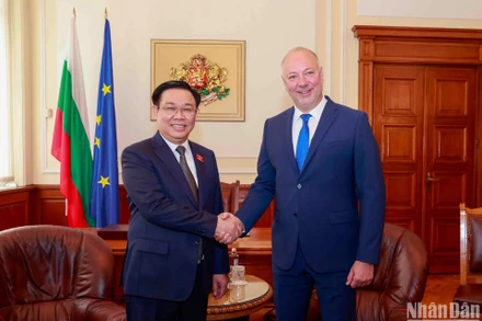 Chủ tịch Quốc hội Vương Đình Huệ và Chủ tịch Quốc hội Cộng hòa Bulgaria Rosen Zhelyazkov.