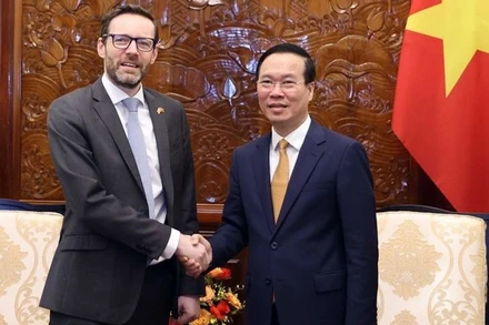 Chủ tịch nước Võ Văn Thưởng tiếp Đại sứ Vương quốc Liên hiệp Anh và Bắc Ireland tại Việt Nam Iain Frew. (Ảnh: TTXVN)