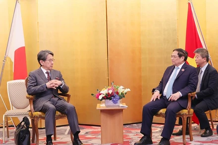 Thủ tướng Phạm Minh Chính tiếp ông Maeda Tadashi, Chủ tịch Hội đồng quản trị Ngân hàng JBIC. (Ảnh: VGP/Nhật Bắc)