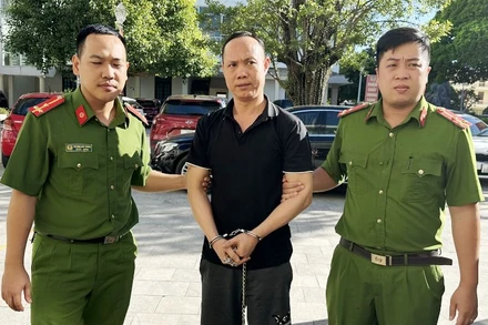 Công an di lý đối tượng về Thanh Hóa phục vụ điều tra, xử lý.