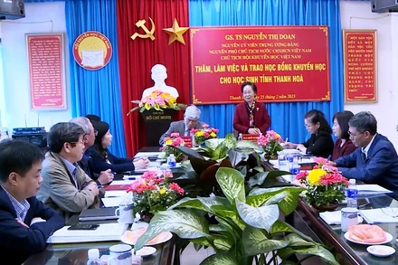 Chủ tịch Hội Khuyến học Việt Nam phát biểu tại buổi làm việc với Hội Khuyến học tỉnh Thanh Hóa.