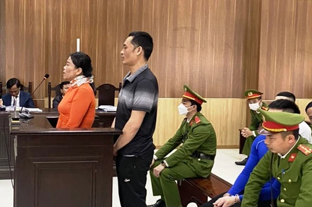 Phiên xét xử 2 bị cáo phạm tội mua bán trái phép chất ma túy.