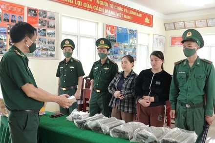 Bộ đội biên phòng đấu tranh với đối tượng mua bán trái phép vật liệu nổ, phân tích tác hại của hành vi sử dụng vật liệu nổ trong khai thác hải sản.