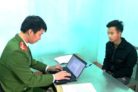 Công an lấy lời khai của Lê Ngọc Hưng.