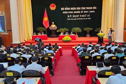 Quang cảnh kỳ họp Hội đồng nhân dân tỉnh Thanh Hóa chiều 13/12.