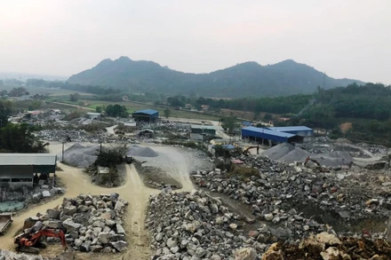 Khu vực khai thác, chế biến đá của doanh nghiệp.