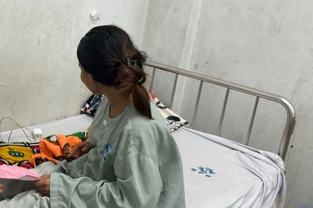 Bé gái 13 tuổi sinh con tại Bệnh viện Sản-Nhi tỉnh Quảng Ngãi.