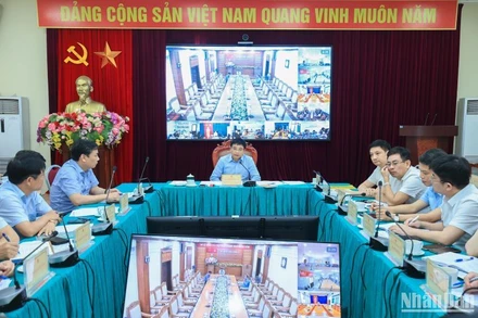 Cuộc họp kiểm điểm tình hình thực hiện các dự án trọng điểm ngành giao thông ngày 23/4.
