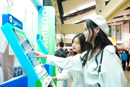 Hành khách bay Bamboo Airways được trải nghiệm quy trình sử dụng dịch vụ trước, trong và sau chuyến bay thông suốt, nhanh chóng và thuận tiện hơn, đặc biệt với các hành trình bay quốc tế nối chuyến phức tạp. 