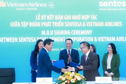Lãnh đạo Vietnam Airlines và SDC của Singapore chính thức ký bản ghi nhớ hợp tác giai đoạn 2024-2025.
