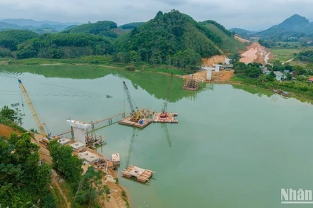 Nhiều hạng mục cầu trên tuyến cao tốc Tuyên Quang-Hà Giang tiến độ ngưng trệ do vướng mặt bằng.