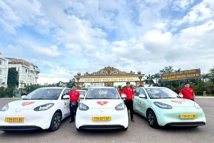 Khoảng 600 xe điện Wuling hoạt động khu vực miền trung, Tây Nguyên đã phục vụ hơn 500 nghìn khách hàng thường xuyên và tạo việc làm cho gần 700 lao động. 