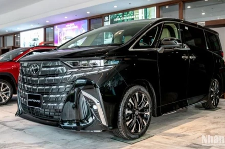 Công ty Ô-tô Toyota Việt Nam (TMV) chính thức thông báo triển khai chương trình triệu hồi để thay ốp nắp ca-pô trên dòng xe Alphard.