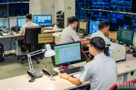 Tổ camera giám sát an ninh sân bay Nội Bài trong ca trực.