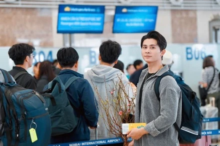 Bộ Xây dựng yêu cầu các hãng hàng không có kế hoạch tăng chuyến bay phục vụ trong các ngày cao điểm, bố trí giờ bay đêm để đáp ứng nhu cầu đi lại của hành khách trên cơ sở phù hợp với hạ tầng và bảo đảm an toàn bay.