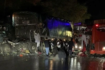 Hiện trường vụ tai nạn đặc biệt nghiêm trọng tại Sơn La.