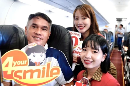 Hành khách và nhân viên hãng hàng không Vietjet.