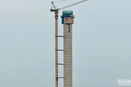 Đài Kiểm soát không lưu (ATCT) Long Thành đã hoàn thành phần bê-tông cốt thép đến cos 107,88m, vượt tiến độ kế hoạch hai tháng.