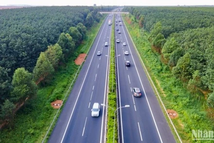 Bộ Xây dựng phấn đấu hoàn thành gần 1.200km đường cao tốc trong năm nay. 