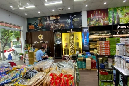 Lực lượng Quản lý thị trường tỉnh Bắc Giang kiểm tra hàng hóa vi phạm