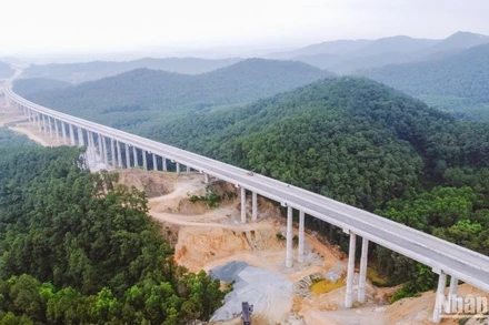 Đoạn tuyến 19km cuối của dự án thành phần Diễn Châu-Bãi Vọt thuộc dự án đường cao tốc bắc-nam vừa được đưa vào khai thác.