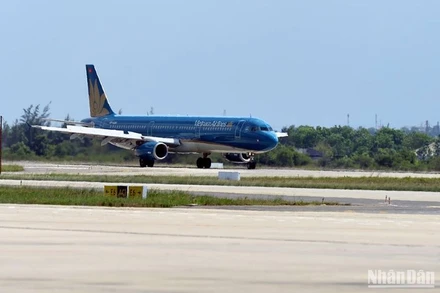 Vietnam Airlines phải lùi giờ khai thác nhiều chuyến bay trong ngày 17/7 do ảnh hưởng bão Talim.