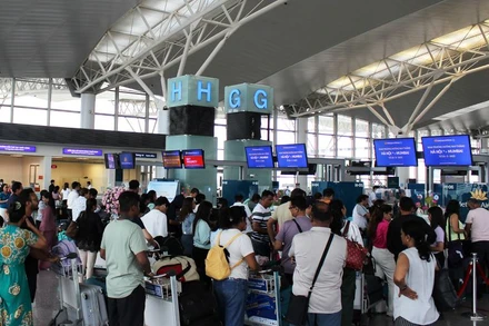 Nếu không quy định giá trần vé máy bay, các hãng hàng không hoàn toàn có thể đưa ra giá vé ở mức cao, nhất là một số tuyến có cạnh tranh hạn chế hoặc trong giai đoạn cao điểm, điều này sẽ ảnh hưởng đến quyền lợi người tiêu dùng.