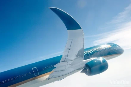 Vietnam Airlines ký thỏa thuận dài hạn với Tập đoàn Airbus, cung cấp giải pháp bảo trì Skywise cho 65 máy bay dòng A321 (A321ceo và A321neo). 