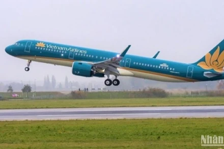 Trong ngày 7/5, hãng hàng không Vietnam Airlines đã chủ động thay đổi lộ trình thay đổi 1 số chuyến bay nhằm tránh bay qua không phận Pakistan.