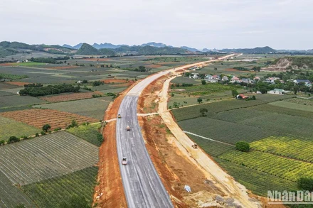 Một đoạn tuyến cao tốc bắc-nam.