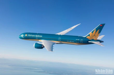 Vietnam Airlines mở bán vé Tết Nguyên đán ưu đãi đồng giá 666 nghìn đồng.