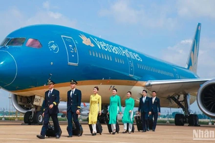 Công ty mẹ Vietnam Airlines trong quý I đạt doanh thu gần 25.019 tỷ đồng và lợi nhuận trước thuế gần 3.044 tỷ đồng.