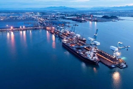 Quy hoạch cảng biển Quảng Ngãi đến năm 2030, nhu cầu vốn đầu tư cần khoảng 10.830 tỷ đồng, sản lượng hàng hóa thông qua gần 50 triệu tấn.