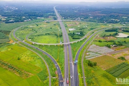 Từ 0 giờ ngày 5/5 tới đây, VEC sẽ điều chỉnh mức giá dịch vụ sử dụng tuyến đường cao tốc Thành phố Hồ Chí Minh-Long Thành-Dầu Giây tăng 7%.