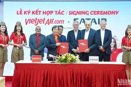 Hãng hàng không Vietjet và Công ty Satair (thuộc Tập đoàn Airbus) ký thỏa thuận dài hạn về sử dụng dịch vụ vật tư tích hợp (IMS), cung ứng vật tư toàn diện cho toàn bộ đội bay Airbus A320 và A330 của Vietjet.