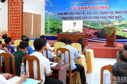 Lễ phát động toàn dân giao nộp xung điện, kích điện ở miệt rừng U Minh hạ vào chiều 31/1.