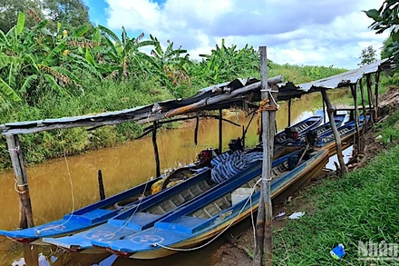 Trang thiết bị phục vụ phòng cháy, chữa cháy rừng mùa khô tại trong tư thế sẵn sàng một tiểu khu thuộc Công ty trách nhiệm hữu hạn một thành viên Lâm nghiệp U Minh Hạ. 