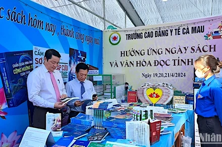 Ngày Sách và Văn hoá đọc tại Cà Mau là dịp để tôn vinh người đọc, người sáng tác, xuất bản…, và những cá nhân có những đóng góp cho phát triển văn hóa đọc trong cộng đồng.