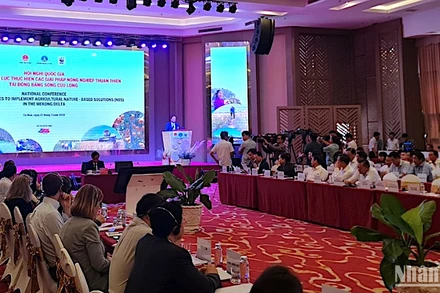 Quang cảnh Hội nghị quốc gia về huy động nguồn lực thực hiện các giải pháp nông nghiệp thuận thiên tại đồng bằng sông Cửu Long.