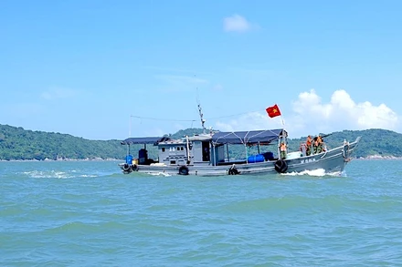 Bộ đội Biên phòng Cà Mau thường xuyên tổ chức tuần tra, cứu hộ ngư dân gặp nạn trong quá trình khai thác biển. (Ảnh: LÊ KHOA)