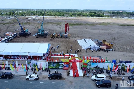 Khu vực khởi công Dự án bệnh viện 1.200 giường bệnh tại Cà Mau vào sáng 19/4. 