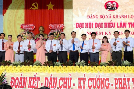 Ra mắt Ban Chấp hành Đảng bộ xã Khánh Lộc, huyện Trần Văn Thời, tỉnh Cà Mau, nhiệm kỳ 2025-2030. (Ảnh minh họa: HỮU TÙNG)