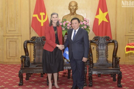 Đồng chí Nguyễn Xuân Thắng và bà Ramla Khalidi, Trưởng Đại diện Thường trú Chương trình phát triển Liên hợp quốc (UNDP) tại Việt Nam.