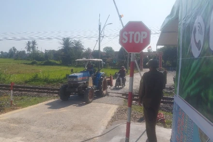 Trạm gác chắn đường ngang qua đường sắt thôn Chính Nghĩa, xã An Phú, thành phố Tuy Hòa, tỉnh Phú Yên.